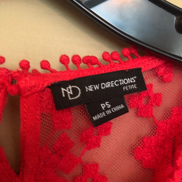 Women’s Top - Picture 4 of 4